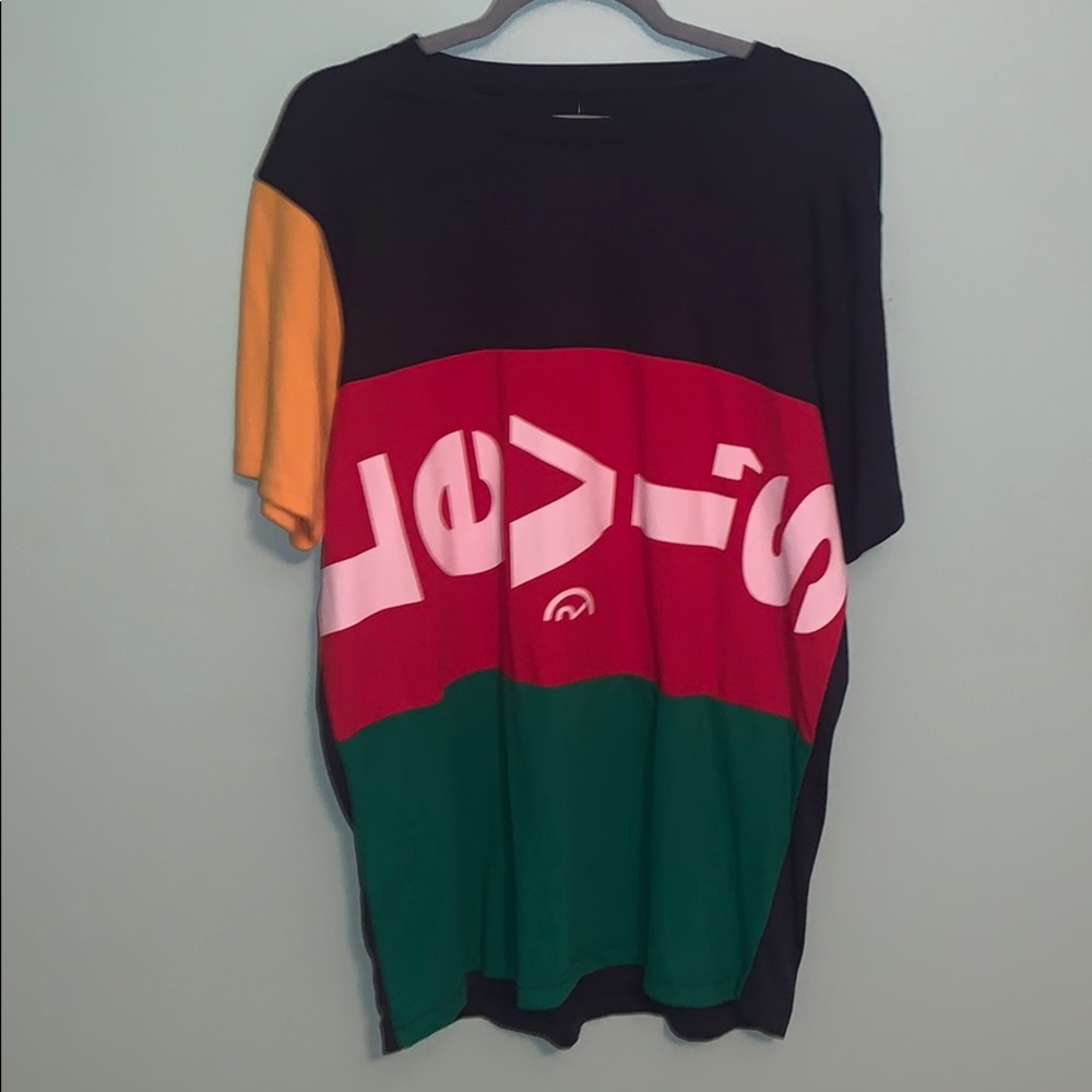 Levi’s Tee